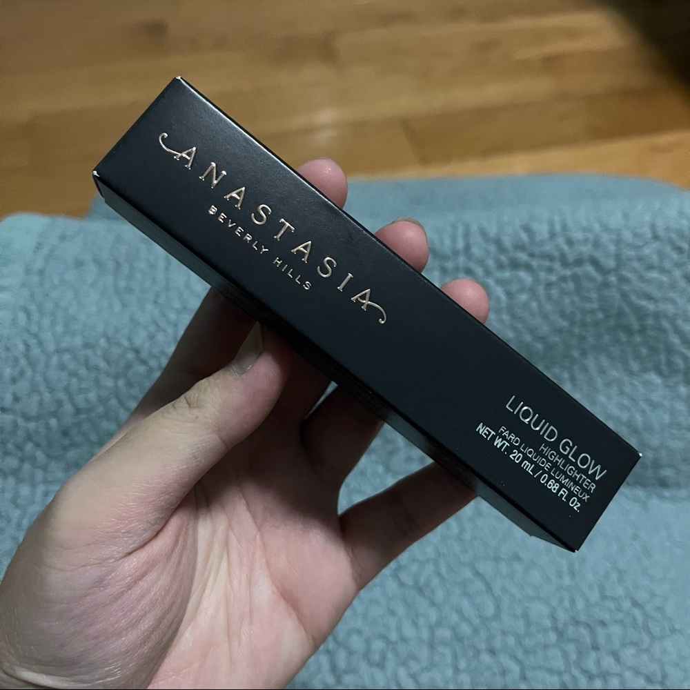 Anastasia Beverly Hills Liquid Glow Highlighter